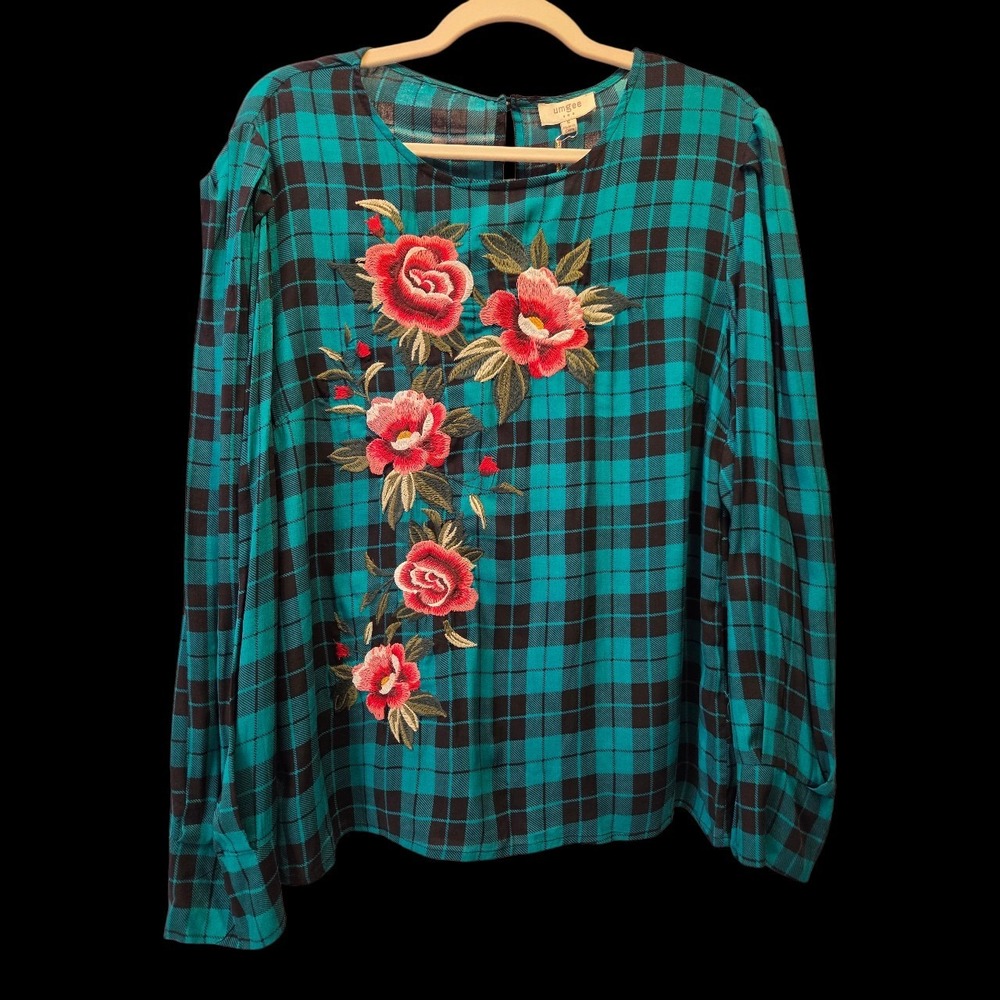 Umgee NWT Plaid Blouse w/ Floral Embroidery Accent Sz Small